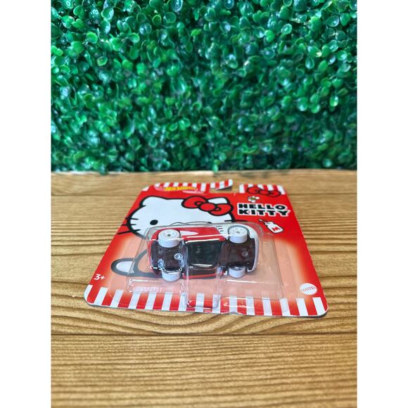 Hot Wheels 2021 Character Cars HELLO KITTY-Sanrio RED White Diecast Car NIP 1/64 - Picture 7 of 8